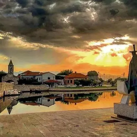 Skrapavac, Privlaka *